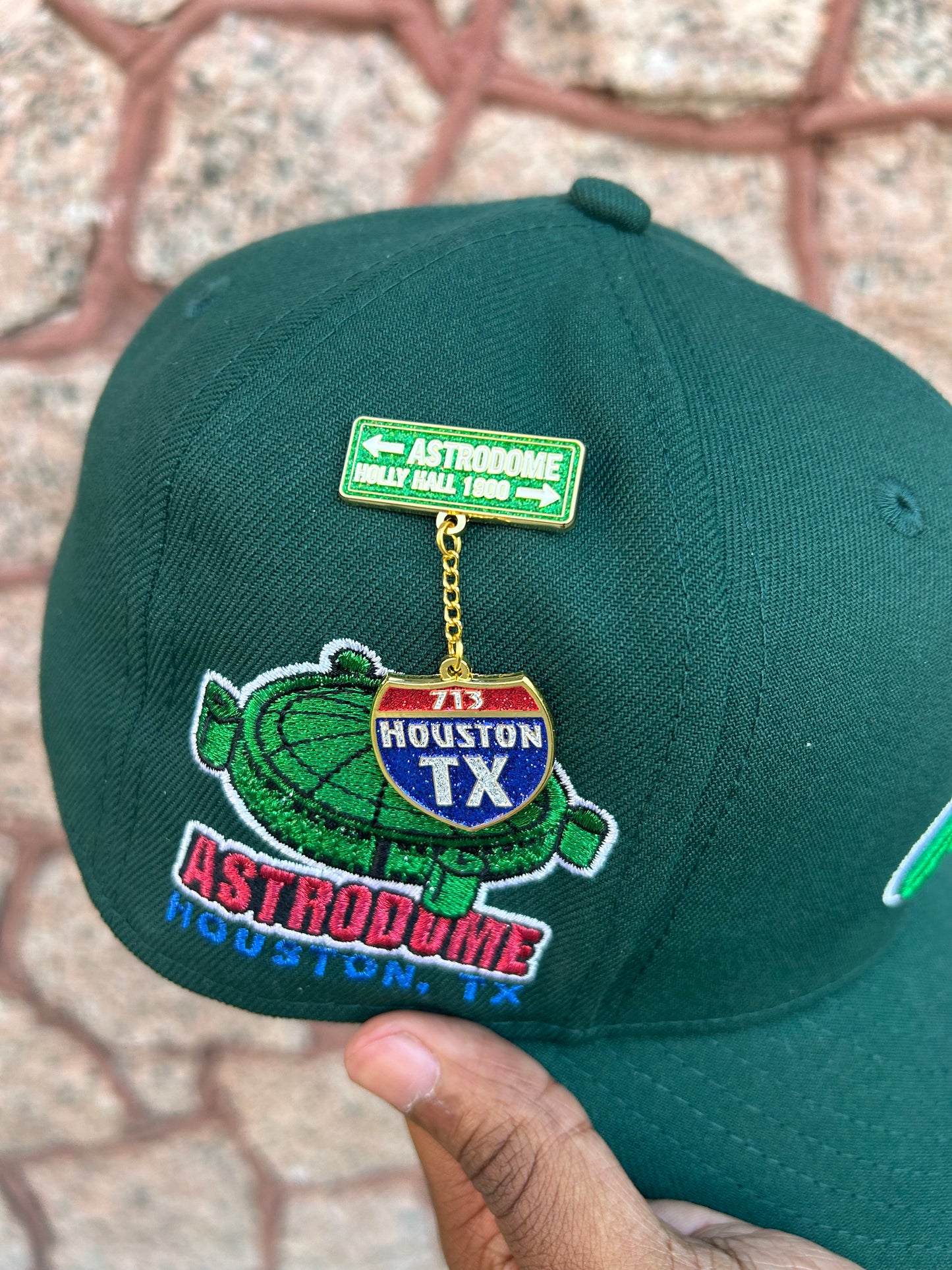 Astrodome pin (blue)