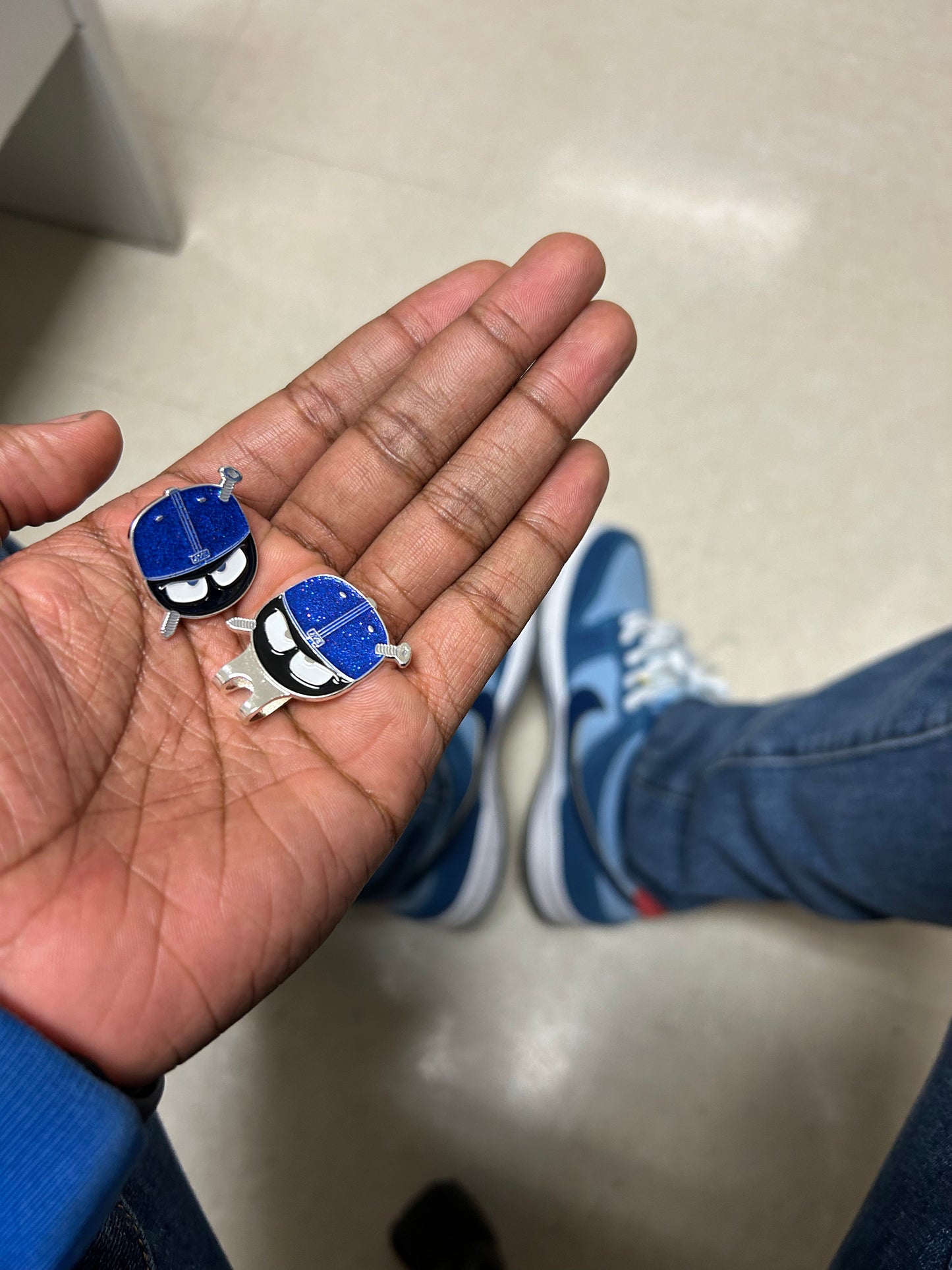 Nipsey screw (pin)